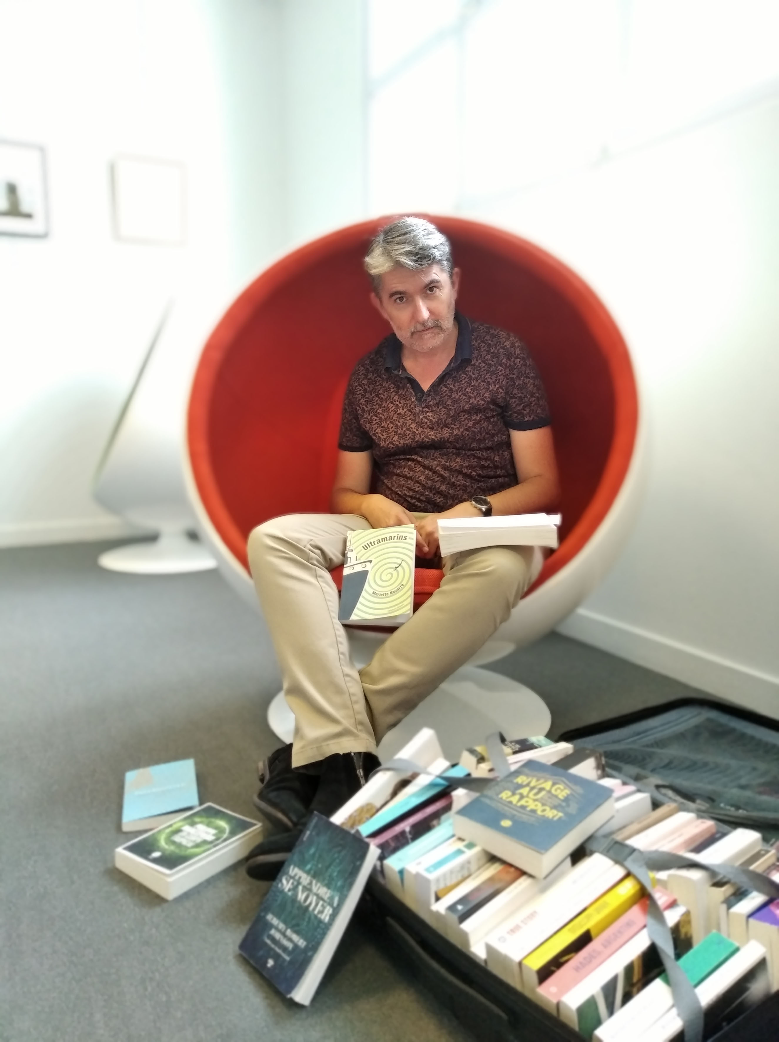 Visuel Guénaël Boutouillet _bibliothèque La Virgule