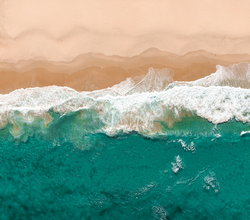 plage et mer en vue aérienne