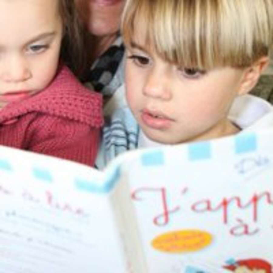 enfant qui lit
