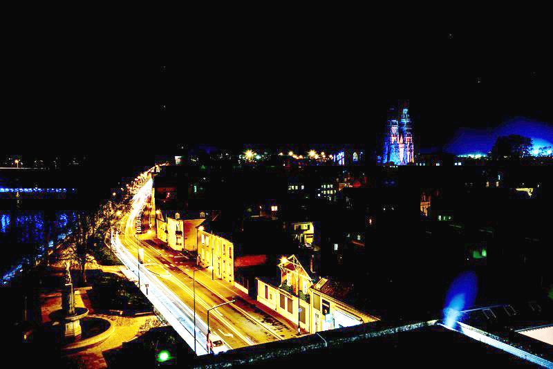 vue de tours la nuit